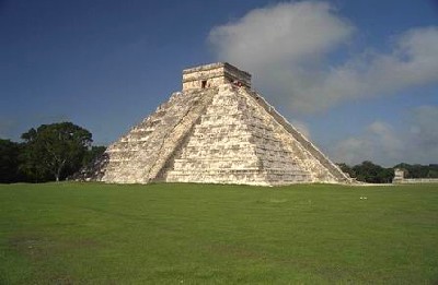 chichen_castillo.jpg