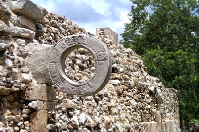 uxmal_pelota.jpg