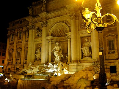 01_trevi_notte.jpg